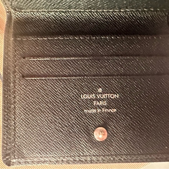 100% Authentic Vintage Louis Vuitton Wallet. Rare to find - Picture 5 of 9